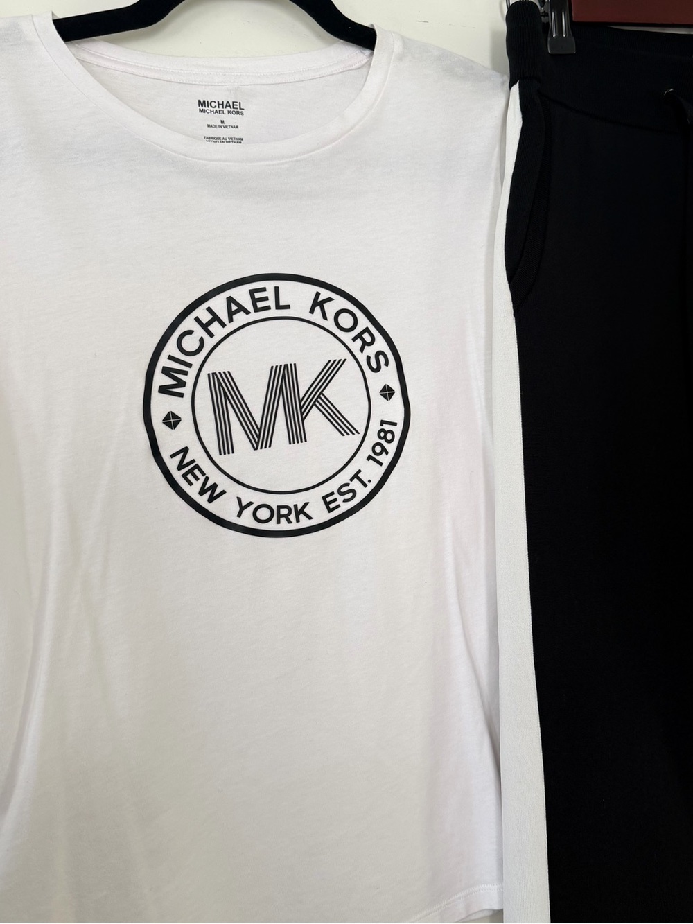 2 Piece Michael Kors Signature Logo T Shirt Jogger Sweatpant Set Black White M - Picture 6 of 16